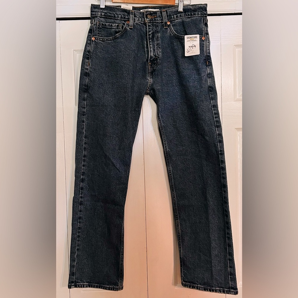 Levi’s Signature zip fly jeans size 32/30, NWT